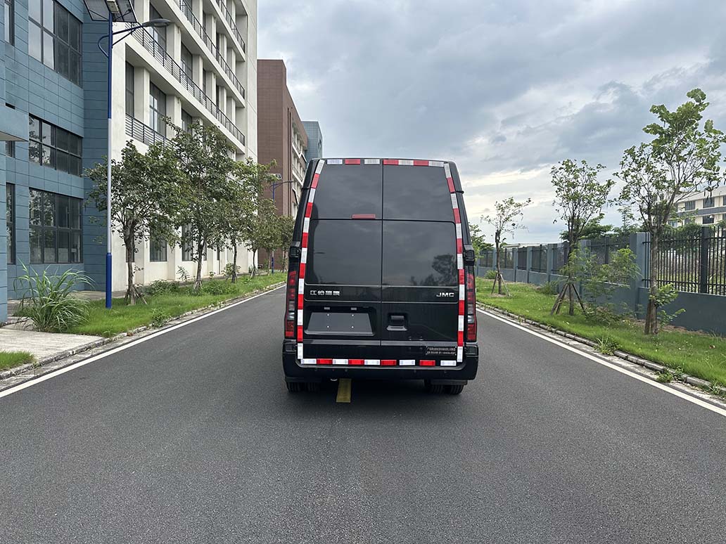 荷美安邦牌YLG5040XZBJL6裝備車(chē)公告圖片