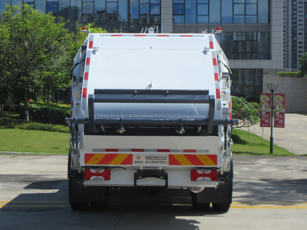 福龍馬牌FLM5124ZYSNJBEV純電動壓縮式垃圾車公告圖片