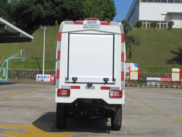 福龍馬牌FLM5020TYHNJBEV純電動路面養(yǎng)護車公告圖片