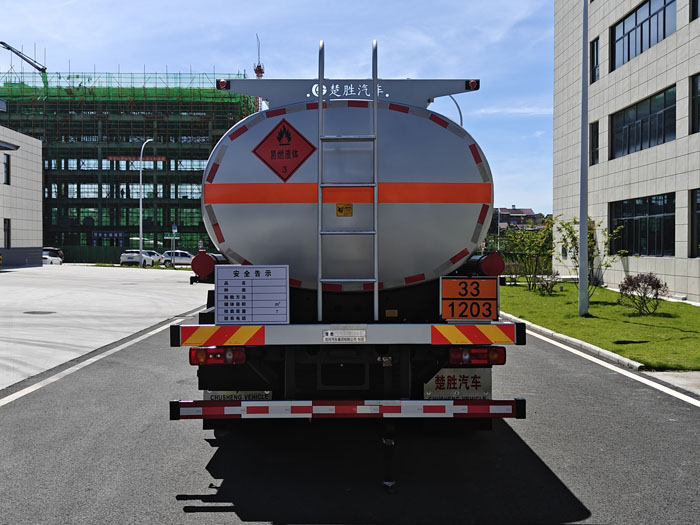 楚勝牌CSC5181GJYD6A加油車公告圖片