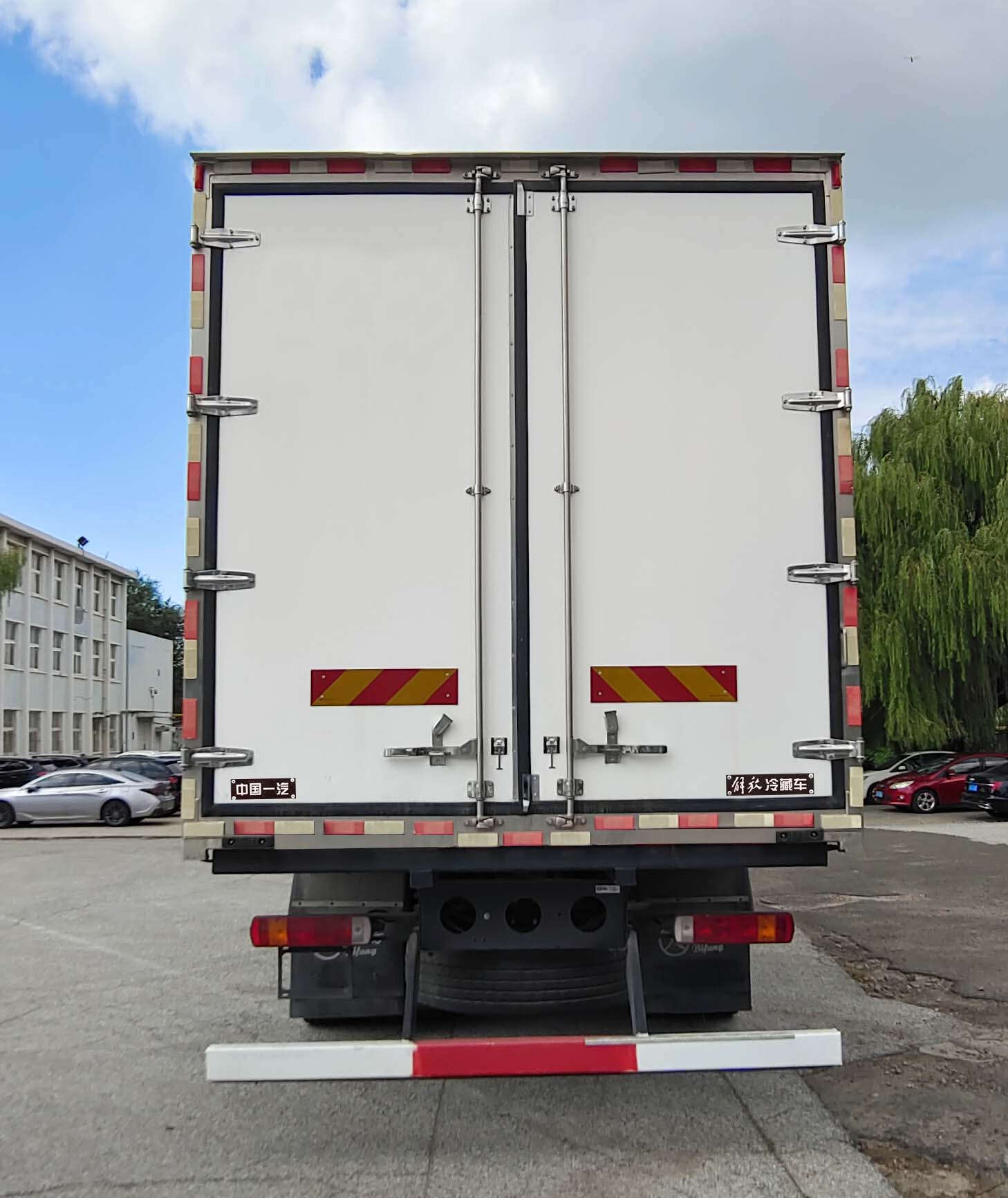 解放牌CA5310XLCP25K15L7T4E6A80冷藏車公告圖片