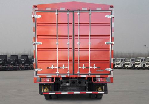 豪沃牌ZZ5117CCYG3815F1倉(cāng)柵式運(yùn)輸車(chē)公告圖片