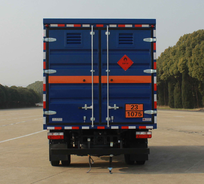 東風(fēng)牌EQ5095XRQ8CD2ACWXP易燃?xì)怏w廂式運(yùn)輸車公告圖片