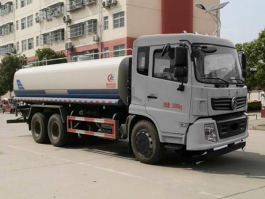 绿化喷洒车