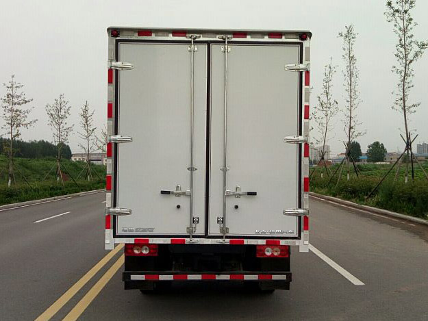 福田牌BJ5041XXY-FM廂式運輸車公告圖片