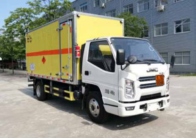 爆破器材运输车