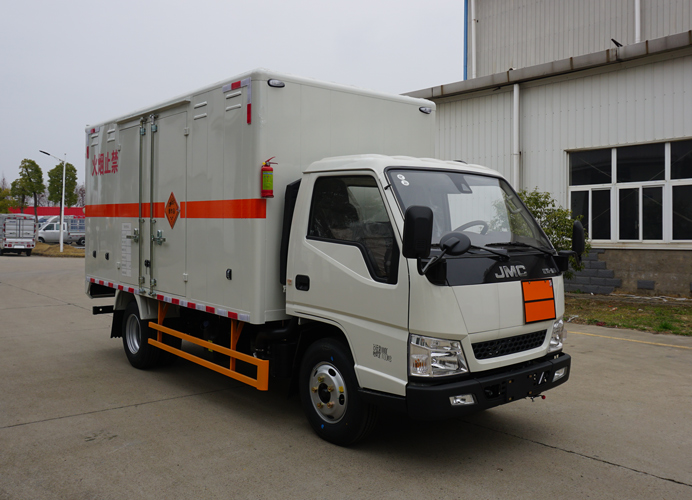 江鈴江特牌JMT5040XQYXGA26爆破器材運(yùn)輸車