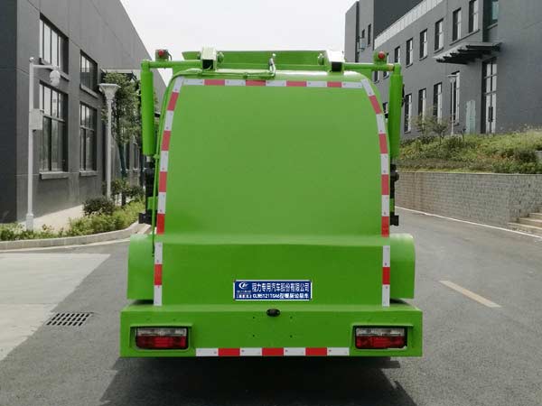 東風(fēng)股份多利卡D7 CLW5121TCA6餐廚垃圾車公告圖片