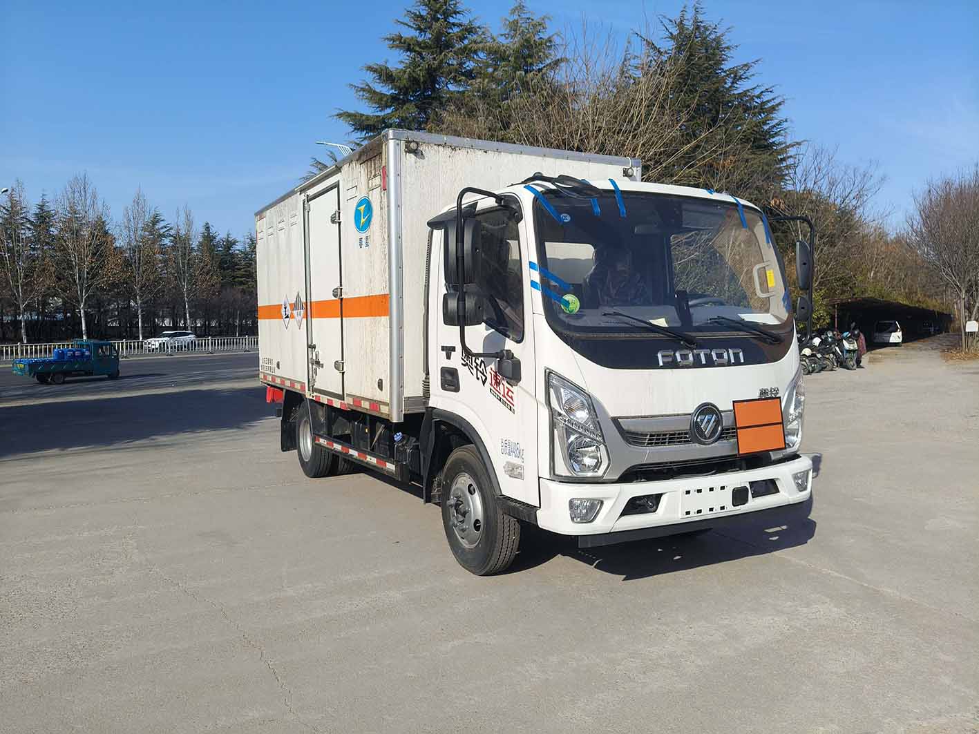 春星牌ZZT5041XZW-6雜項(xiàng)危險(xiǎn)物品廂式運(yùn)輸車