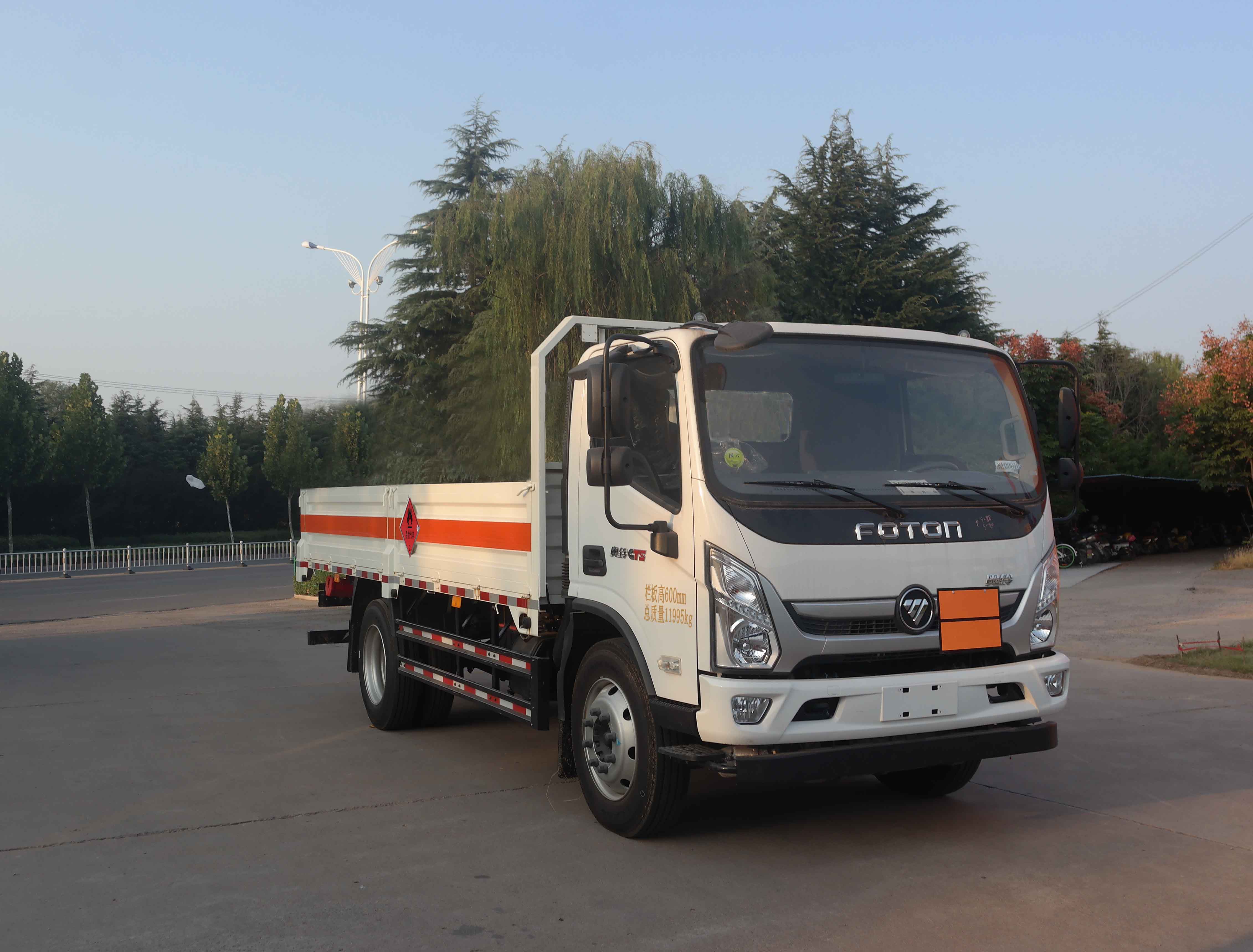 春星牌ZZT5121TQP-6氣瓶運(yùn)輸車公告圖片