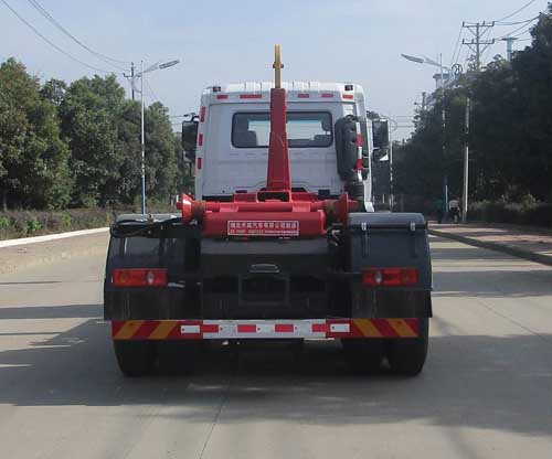 東風(fēng)專(zhuān)底-D3 TWY5251ZXXE6車(chē)廂可卸式垃圾車(chē)公告圖片