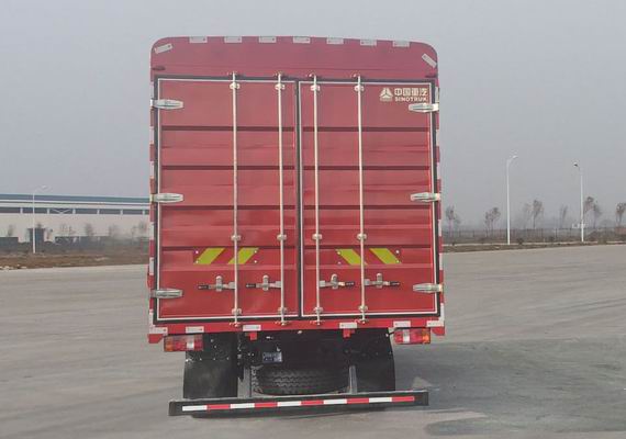 豪沃牌ZZ5187CCYH4715F1倉柵式運(yùn)輸車公告圖片