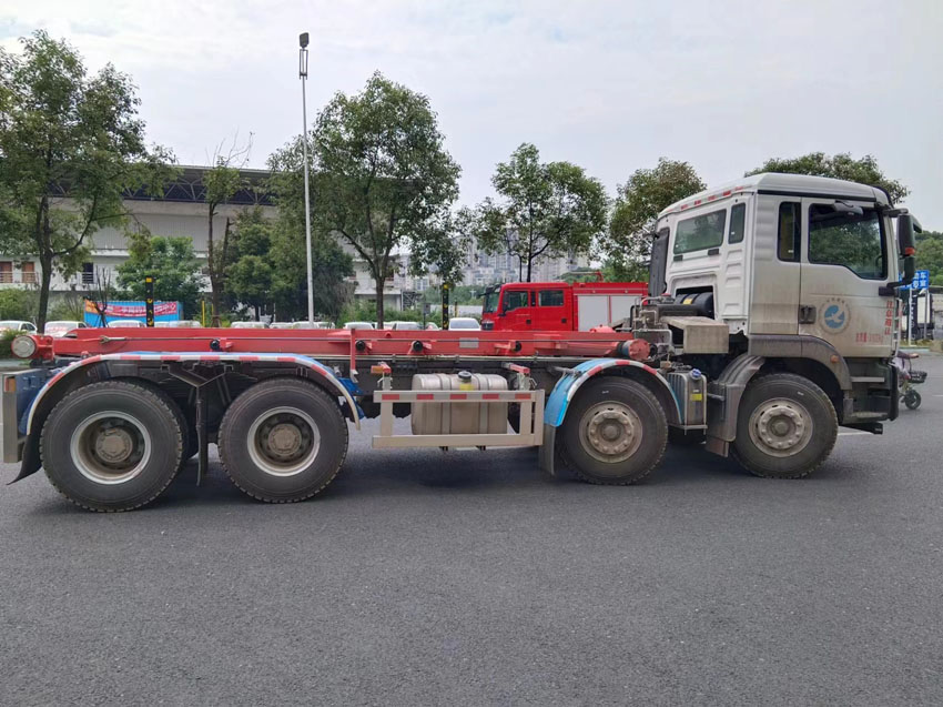 三聯(lián)牌YSY5312ZXXE6車廂可卸式垃圾車公告圖片