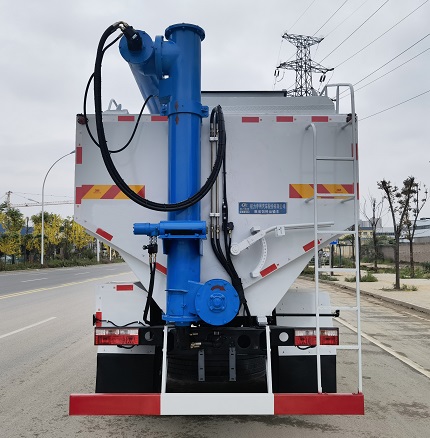 程力威牌CLW5185ZSL6散裝飼料運(yùn)輸車公告圖片