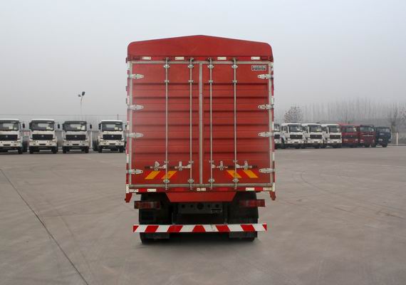 汕德卡牌ZZ5186CCYK501GF1倉(cāng)柵式運(yùn)輸車公告圖片