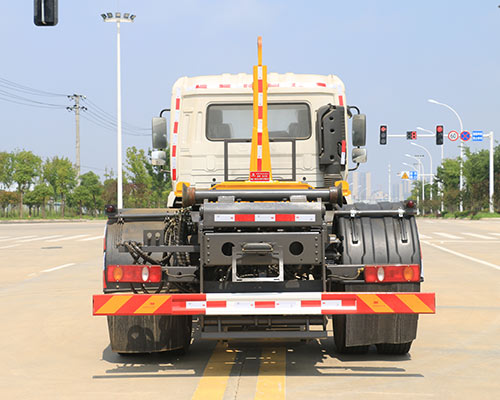 東風(fēng)天錦VR KLF5180ZXXD6車廂可卸式垃圾車公告圖片