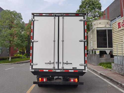 豪曼牌ZZ5048XXYF17DSHEV0插電式增程混合動(dòng)力廂式運(yùn)輸車公告圖片