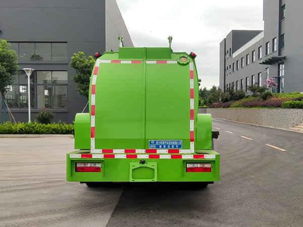 東風(fēng)股份多利卡D7 CLW5090TCA6餐廚垃圾車公告圖片