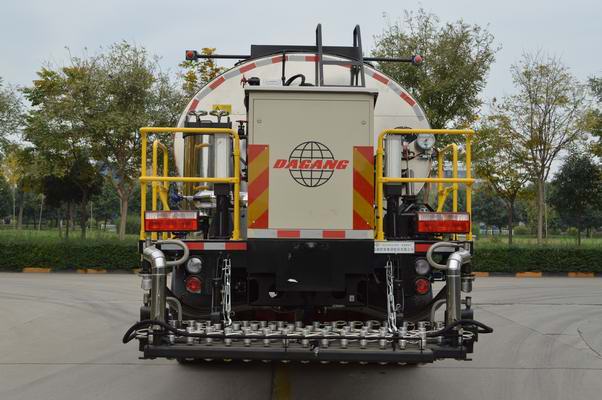 達(dá)剛牌DGL5183GLQ-086A瀝青灑布車(chē)公告圖片