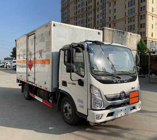 楚勝牌CSC5048XRYB6易燃液體廂式運(yùn)輸車公告圖片