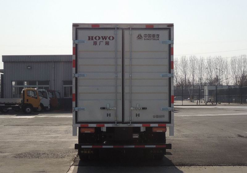 豪沃牌ZZ5047XXYC3111F145廂式運(yùn)輸車公告圖片