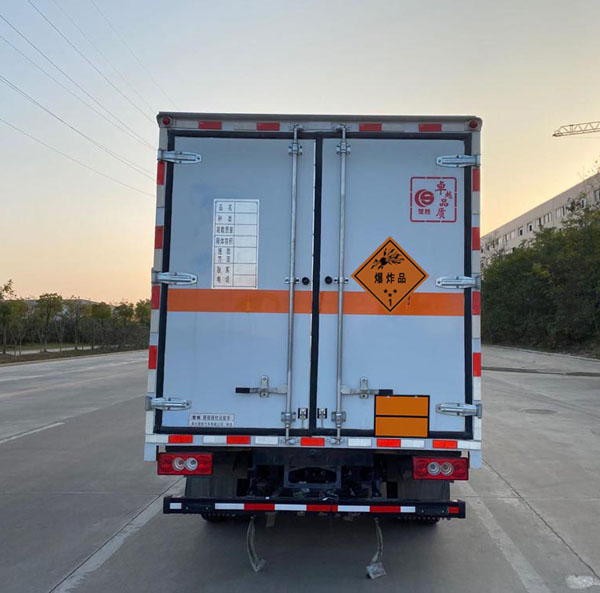 楚勝牌CSC5048XQYB6爆破器材運輸車公告圖片