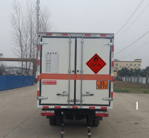 順風(fēng)智造牌SFZ5035XRQE6易燃?xì)怏w廂式運(yùn)輸車公告圖片