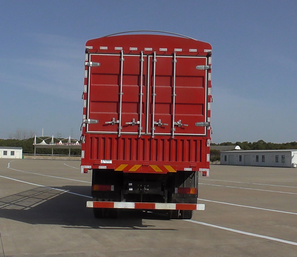 東風牌EQ5311CCYL6D78倉柵式運輸車公告圖片