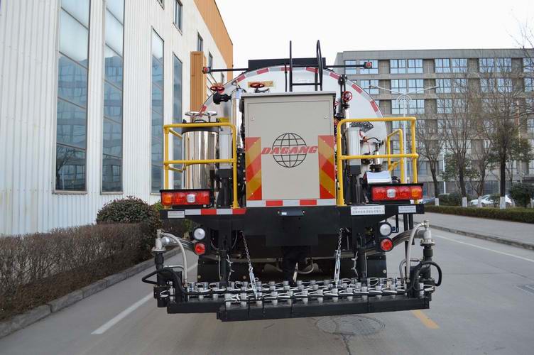 達剛牌DGL5250GLQ-126A瀝青灑布車公告圖片