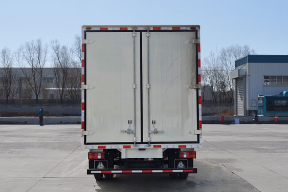 豪沃牌ZZ5077XXYG3315F175廂式運(yùn)輸車公告圖片