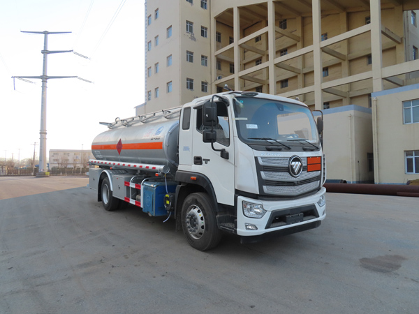 陸平機器牌LPC5181GJYB6加油車