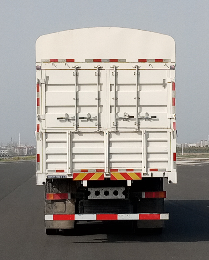 東風(fēng)牌DFH5310CCYD8倉(cāng)柵式運(yùn)輸車(chē)公告圖片