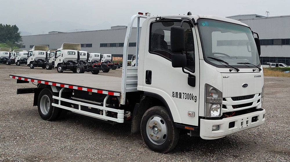 QL5070TPBBEVECHA2型純電動(dòng)平板運(yùn)輸車(chē)圖片