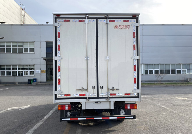 豪沃牌ZZ5047XXYG3314Z144BEV純電動(dòng)廂式運(yùn)輸車公告圖片