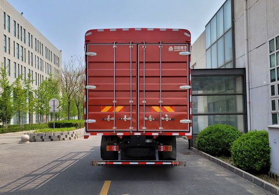 豪沃牌ZZ5177CCYK561DF1B倉(cāng)柵式運(yùn)輸車公告圖片