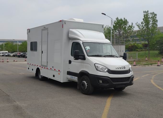 北鈴牌BBL5070XYL體檢醫(yī)療車