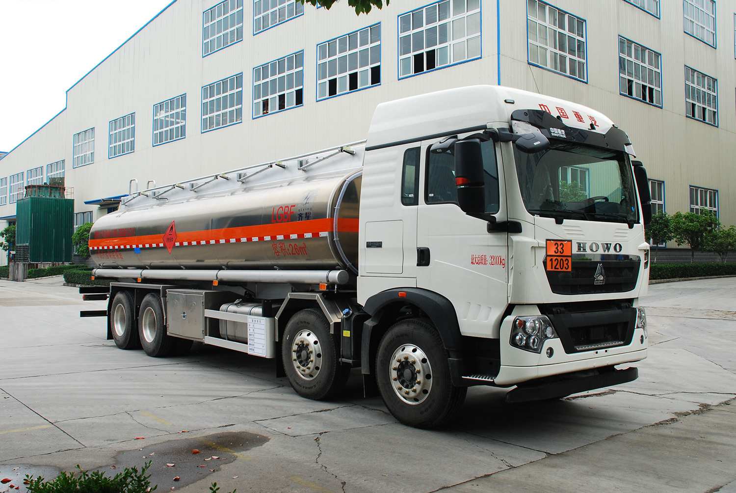 齊星牌QXC5322GYYBZ6鋁合金運(yùn)油車