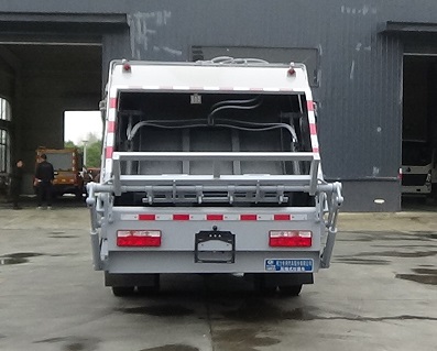 程力威牌CLW5120ZYS6LY壓縮式垃圾車公告圖片