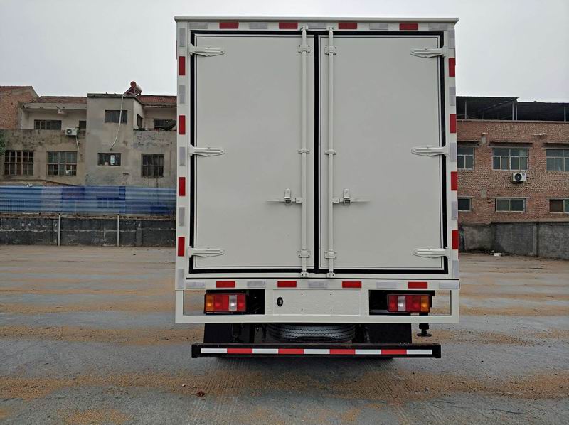 豪沃牌ZZ5047XWTG3315F145舞臺車公告圖片