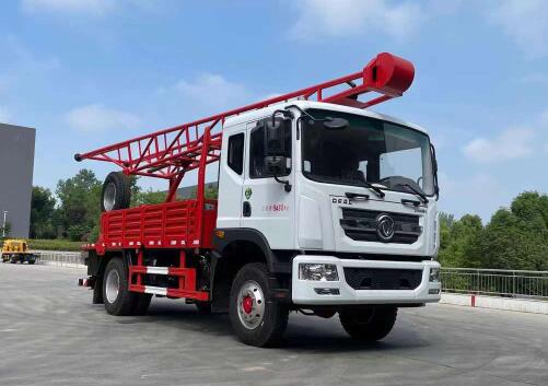 程力威牌CLW5091TZJ6鉆機(jī)車(chē)