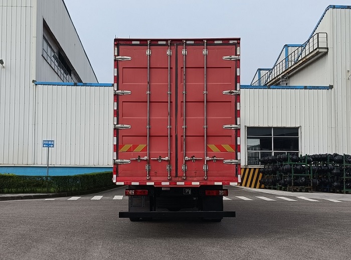 紅巖牌CQ5167XXYEY05711J廂式運(yùn)輸車(chē)公告圖片