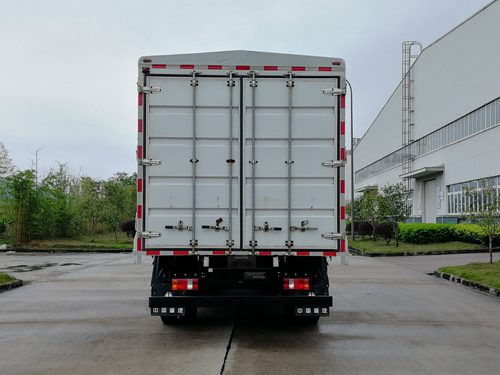 豪曼牌ZZ5118CCYG17FB1倉柵式運(yùn)輸車公告圖片