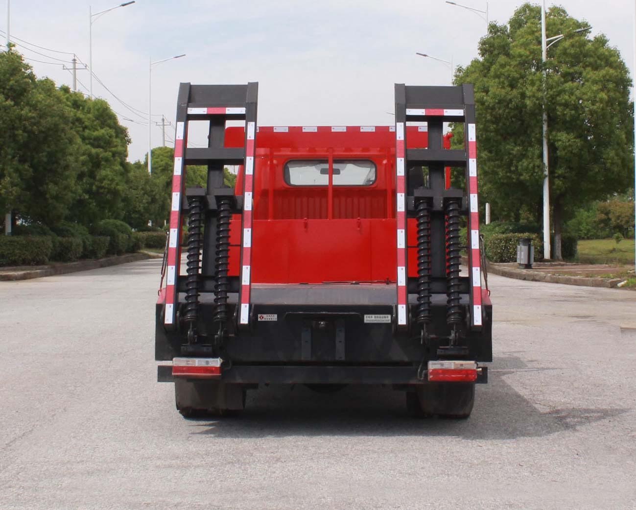 東風(fēng)牌EQ5125TPB8CDCAC平板運(yùn)輸車公告圖片