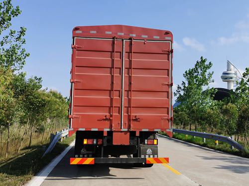 豪曼牌ZZ5188CCYG17FB0倉柵式運(yùn)輸車公告圖片