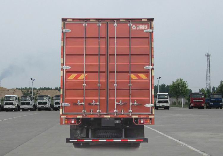 豪沃牌ZZ5187XXYH4715F1B廂式運(yùn)輸車公告圖片