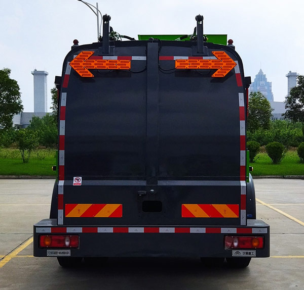 宇通牌YTZ5180TCAD0BEV純電動(dòng)餐廚垃圾車公告圖片