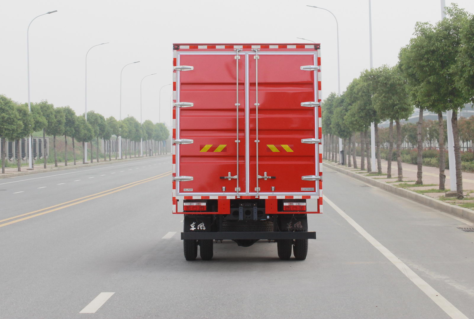 東風(fēng)牌EQ5140XXY8EDFAC廂式運輸車公告圖片