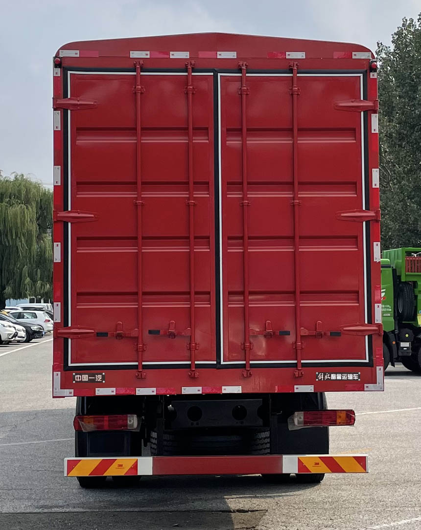 解放牌CA5250CCQP26K2L7T3E6A80畜禽運輸車公告圖片