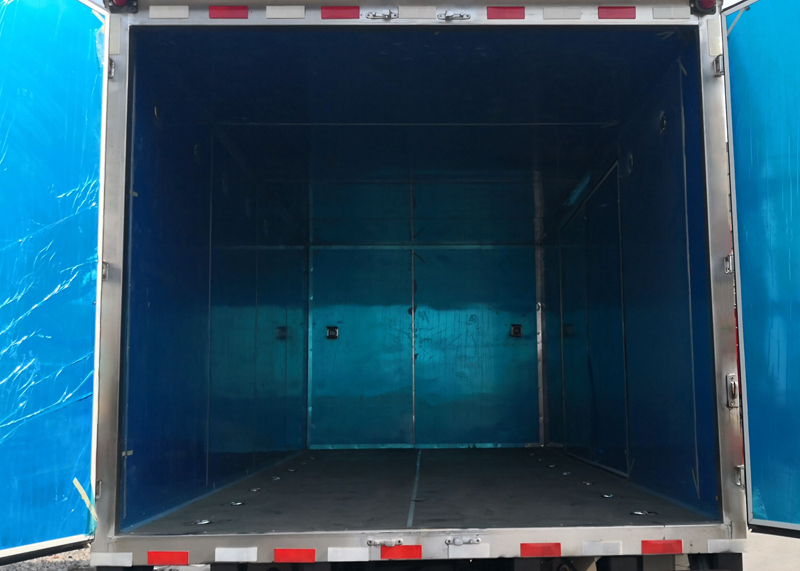 同銳通牌CAA5120XZWC6雜項(xiàng)危險(xiǎn)物品廂式運(yùn)輸車公告圖片