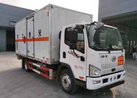 同锐通牌CAA5120XRQC6易燃气体厢式运输车